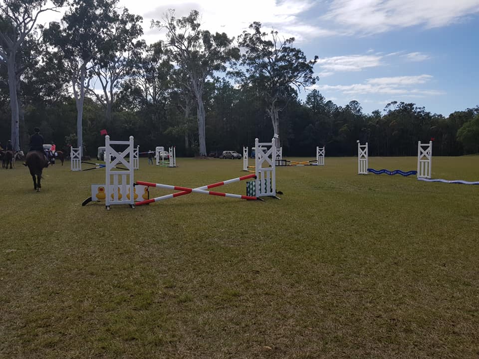 Show jump course (1) Show jump course (1)